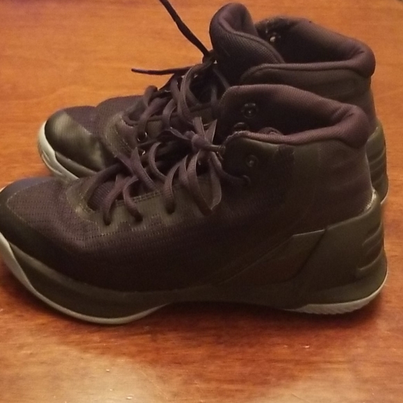 Under Armour Sneakers (Size 13.5) - Picture 2 of 6